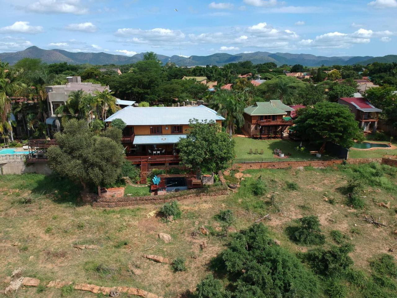 Hennie'S Rest Malalane Exterior foto